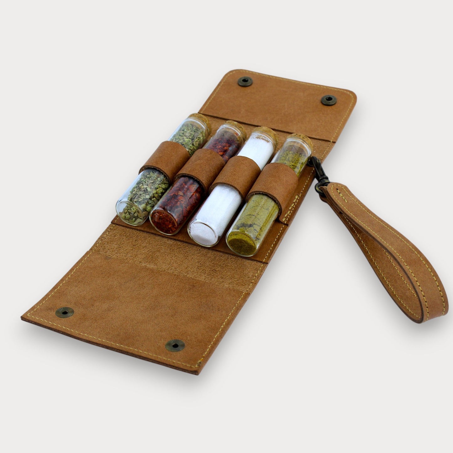 Leder Camping-Gewürzhalter – 4 Glasflaschen | Mit Trageschlaufe