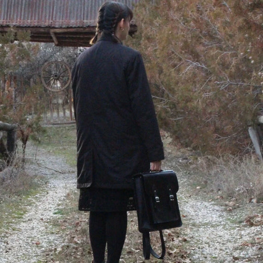 El Yapımı Siyah Deri Sırt Çantası – Wednesday %100 hakiki deri