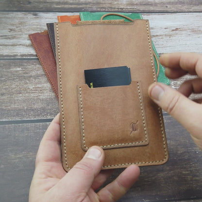 Handgefertigte Leder-Handytasche – Brewed